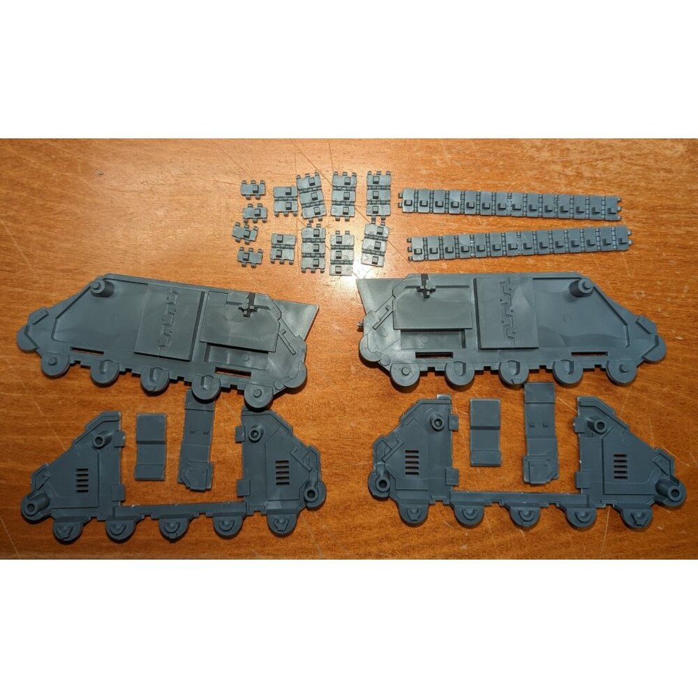 Warhammer 30K Space Marine Bits Deimos Predator Sides Armor Tracks Set - Picture 6 of 7